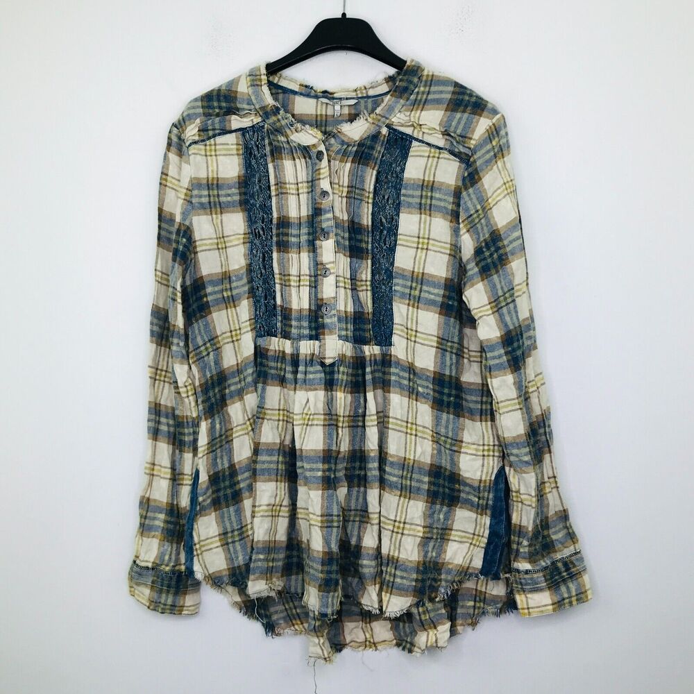 BKE Women's Large Shirt Beige Blue Plaid Pintuck Lace Popover Split Raw Hem CC9